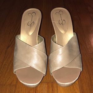 Jessica Simpson taupe leather wedges